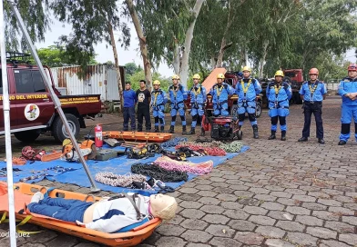 bomberos unidos, nicaragua, rescate, cuerdas en altura, capacitacion,