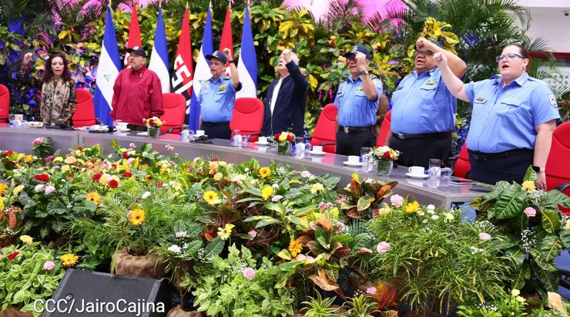 nicaragua, comandante daniel ortega. compañera rosaio murillo, policia nacional,