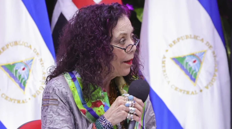 nicaragua, ejercito de nicaragua, compañera rosario murillo, acto de imposicion,
