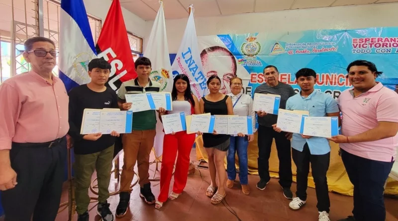 escuelas municipales de oficios nicaragua, capacitación laboral gratuita 2025, cursos técnicos en municipios nicaragüenses, formación para el emprendimiento nicaragua, gobierno de nicaragua educación técnica, certificación de oficios en comunidades rurales, capacitación para mujeres en nicaragua, programas de empleabilidad en nicaragua, cursos de belleza, informática y floristería, desarrollo comunitario a través de la educación