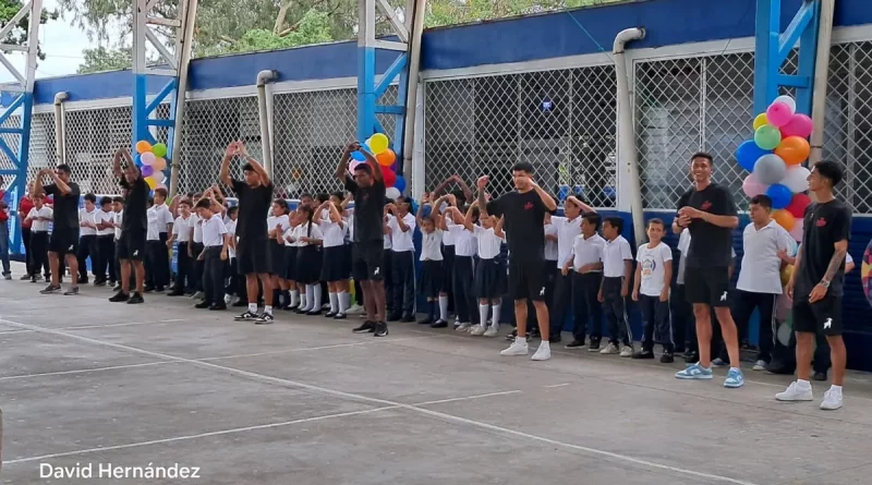 Festival Deportivo, cierre, Jugadores Walter Ferretti, niños,
