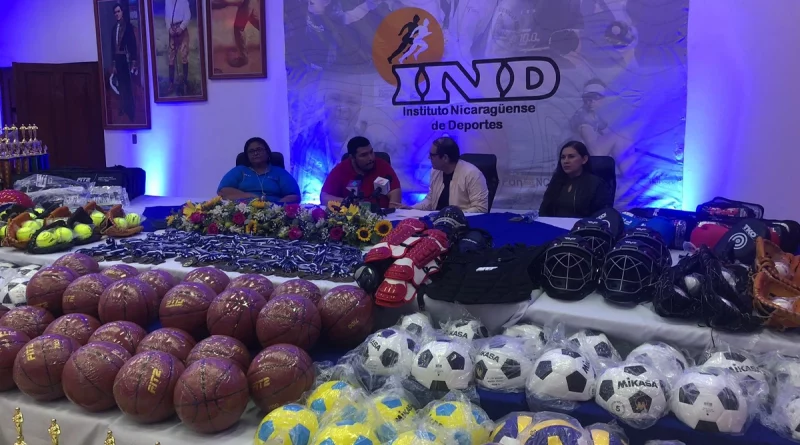deportes, nicaragua, ind, managua, entrega materiales deportivos, maurice ortega murillo