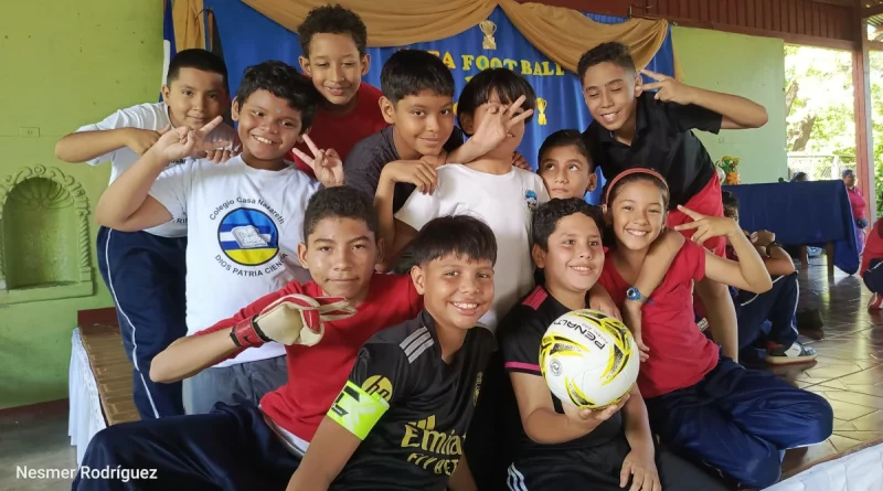 nicaragua, gobierno de Nicaragua, Fifa footballs, MINED, educación, deporte,