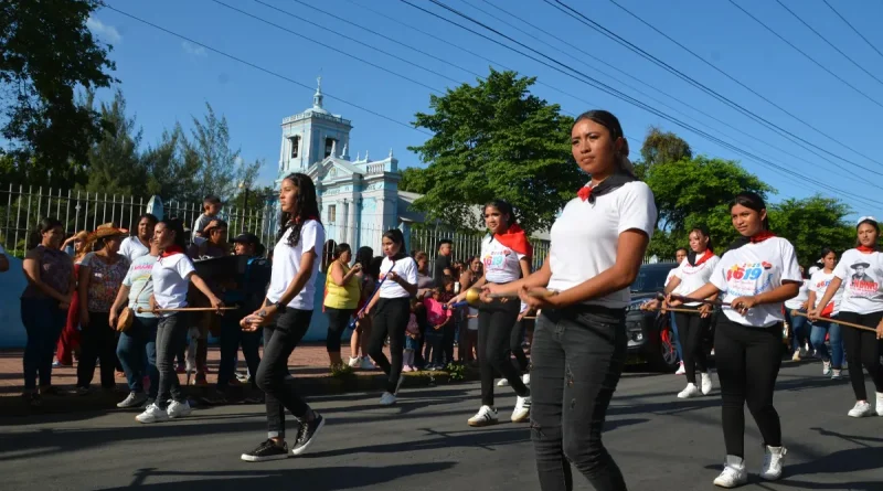 Chinandega, Día de la Alegría, celebra, desfile, comparsas,