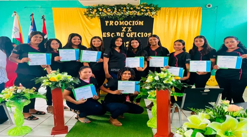 800 nuevos estudiantes, escuelas municipales de oficios, nicaragua