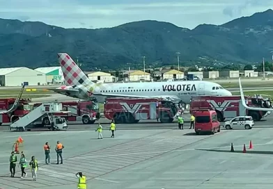 hombre, muere, succionado, turbina, motor, avión, Italia, aeropuerto Bérgamo,
