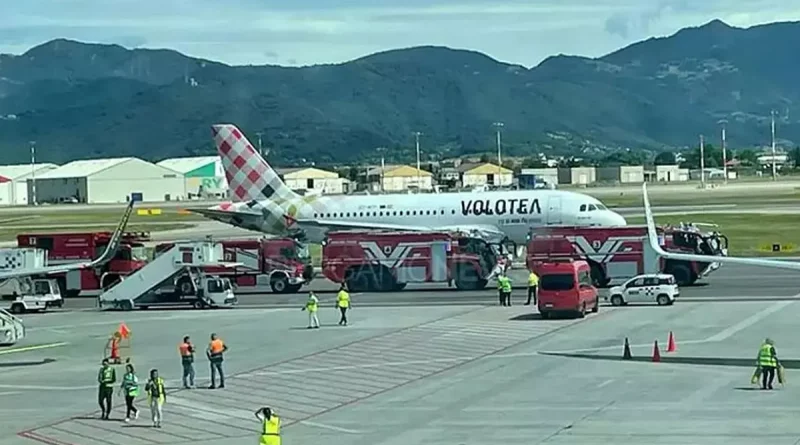 hombre, muere, succionado, turbina, motor, avión, Italia, aeropuerto Bérgamo,