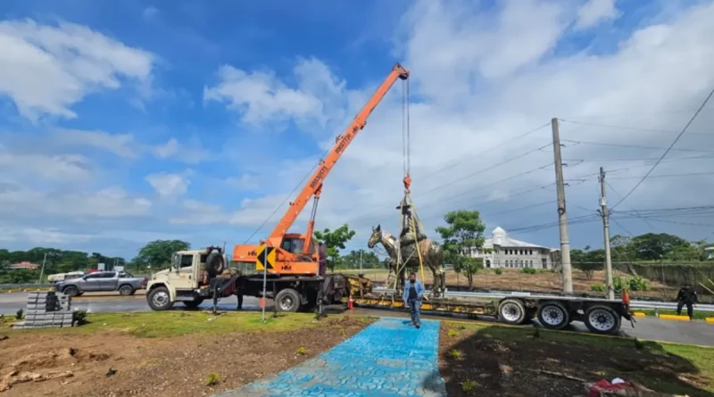 Siuna, rotonda soberanía, monumento del General Sandino, 46/19, instalación,