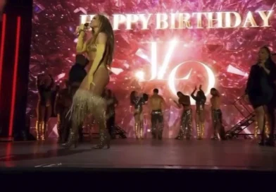 jennifer lopez, falda, concierto, ropa interior, video,