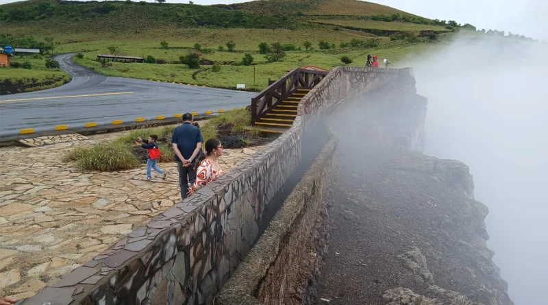 nicaragua, volcan masaya, familias, visitas,