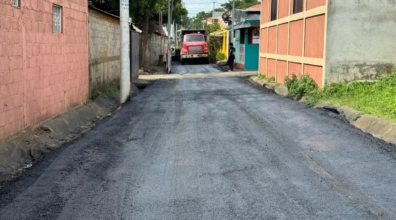 alcaldía de Managua, ALMA, obras, asfaltado, calles, Colonia Américas I, distrito VI, calles para el pueblo, programa,