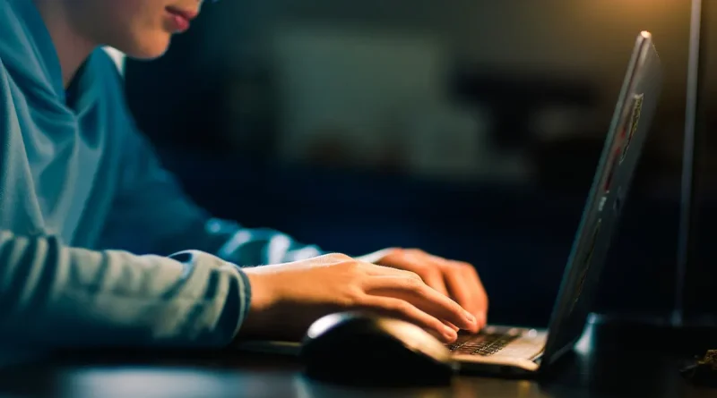 ChatGPT, demanda, OpenAI, ayuda a quitarse la visa, ayuda a suicidarse, EE.UU., adolescentes,