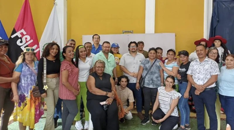 emprendedores, redes sociales, mercado,