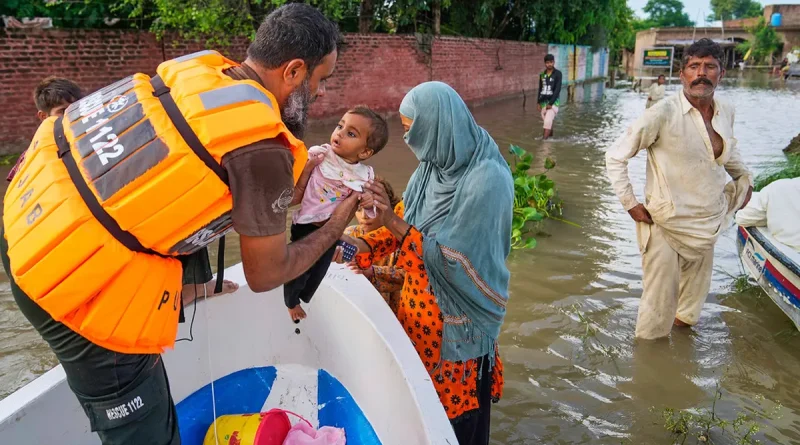 India, Pakistán, inundaciones, Lluvia, lluvias récord, deslizamiento, muertos,