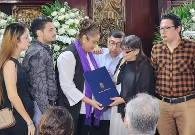 doctor Jorge Espinoza, hijo dilecto de Managua, declarado, títulos, Managua,