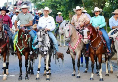 desfile hípico, Camoapa, celebra, tradición, caballistas,