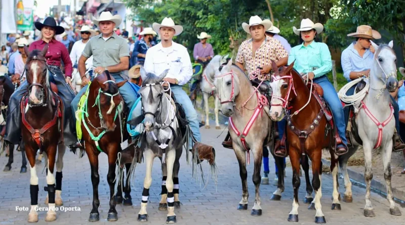 desfile hípico, Camoapa, celebra, tradición, caballistas,