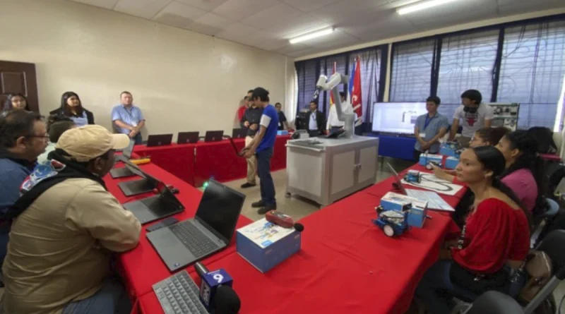 carazo, nicaragua, universitarios, laboratorio de robotica, curc,