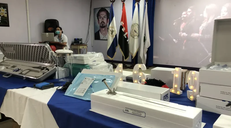 equipos, Litotripsia, entrega, hospitales de Nicaragua, tratamientos renales, equipos modernos, tecnología médica,