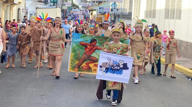 Desfile escolar, Matagalpa, homenaje, indios flecheros,