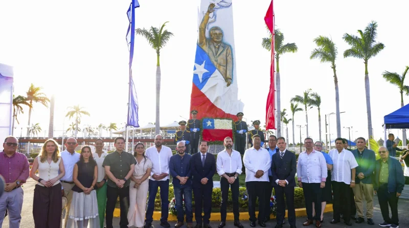 salvador allende, gobierno de nicaragua, homenaje, laureano ortega, valdrack jaentschke,