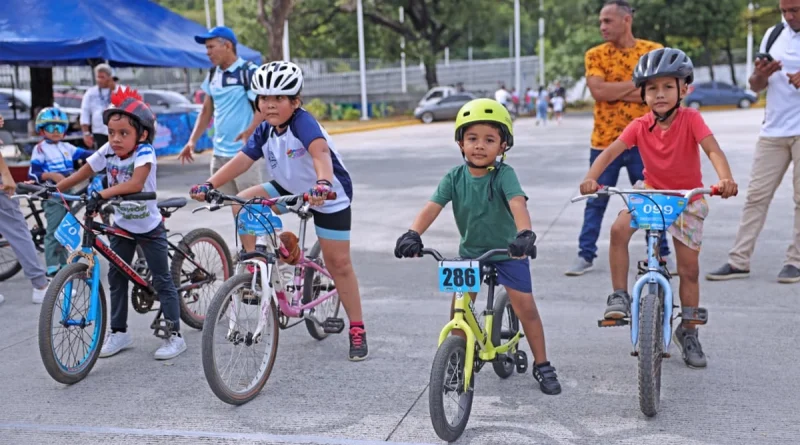 fiestas patrias, niños, managua, alcaldía de managua, bicicletas de managua