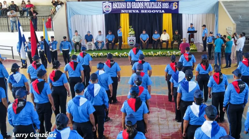 Policía Nacional, Nueva Segovia, 46 aniversario, ascensos, oficiales, Comisionada General Glenda Zavala, seguridad ciudadana, mujeres policías, paz, prevención del delito, Óscar Danilo Vallecio, Lesther Martínez, vocación de servicio, tranquilidad, patria,
