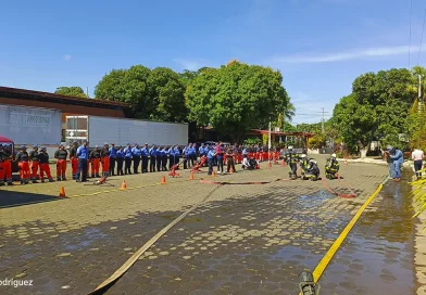 Bomberos Unidos, ejercicio demostrativo, extinción de incendios, Nicaragua,