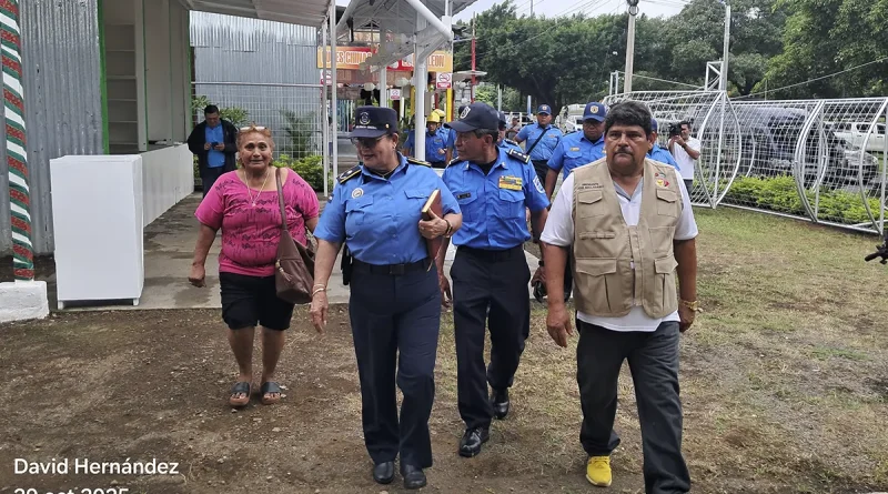 Nicaragua, bomberos unidos, laguna de tiscapa, fiestas seguras, pólvora