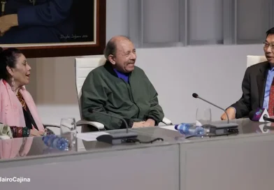 Copresidnetes de Nicaragua, Comandante Daniel Ortega, Rosario Murrillo, embajador de China, despedida, despiden,