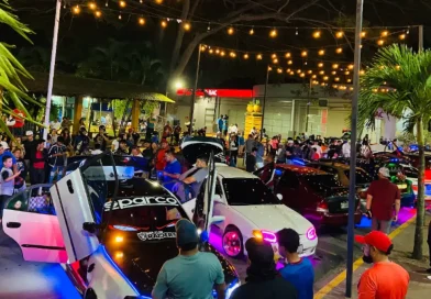 jinotepe, autos modificados, recorrido, parque central, arte automotriz, creatividad, diseño, familias, exhibicion, cultura,