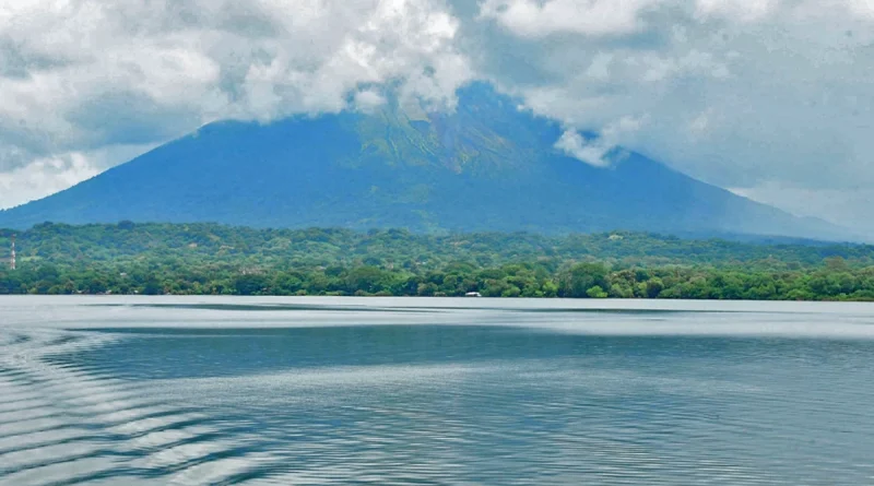 marena, playa primavera, isla de ometepe,