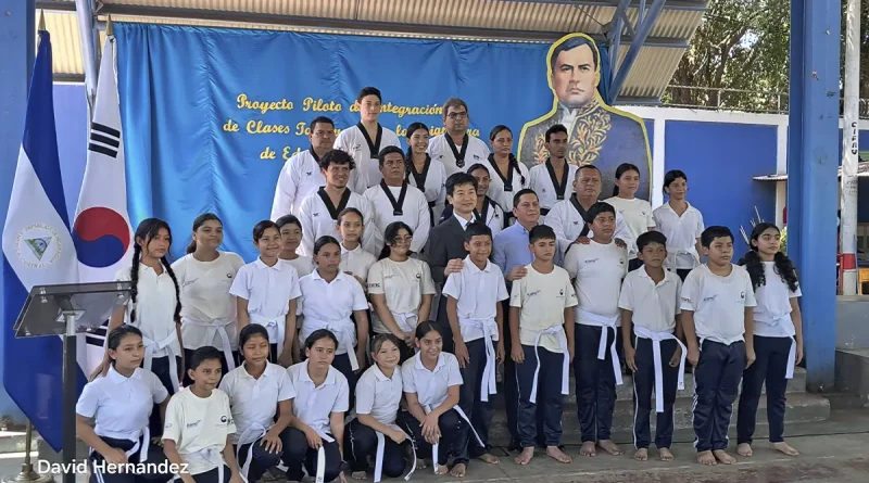 proyecto de Taekwondo, entrega de implementos, estudiantes, MINED, Embajada de Corea, Nicaragua, centros escolares,