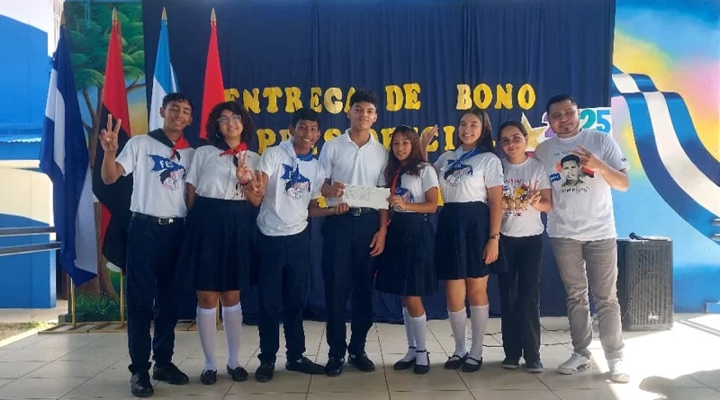 bono a bachilleres, bono presidencial 2025, managua, colegio otto de la rocha, mined, nicaragua