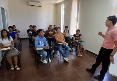 nicaragua, chinandega, academia de idiomas heroe brian wilson, idiomas,