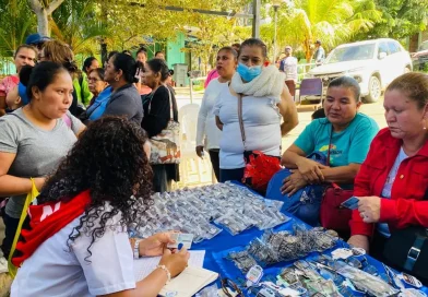 saludo, 49 aniversario del Comandante Carlos Fonseca Amador, Centro Oftalmológico, Matagalpa, feria, salud visual, entrega, vista,