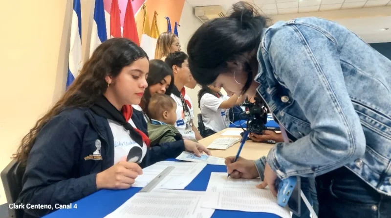 Gobierno Sandinista, nicaragüa, gobierno de nicaragüa, entrega de becas,