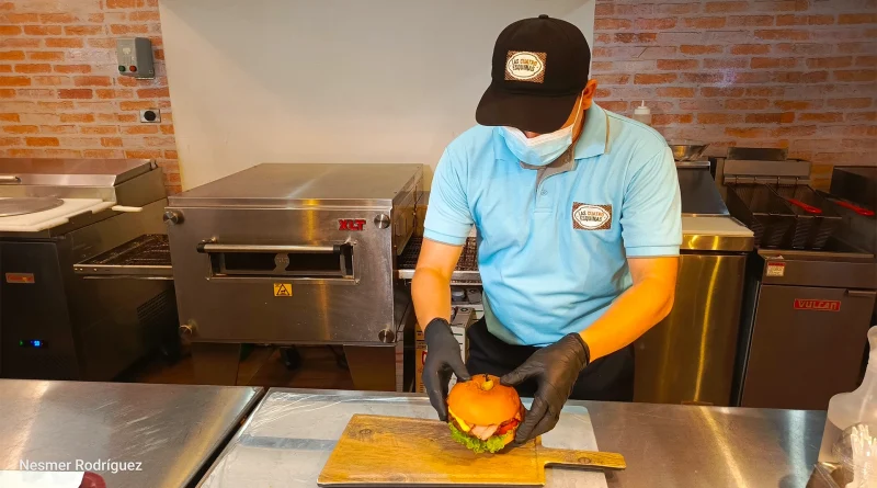 las cuatro esquinas, aniversario, nicaragua, managua, avenida bolivar, gastronomia, turismo,