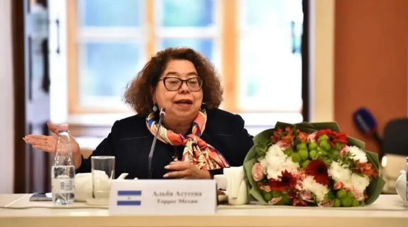 Embajadora de Nicaragua, Alba Azucena Torres, Rusia, exposición fotográfica, Donbass, Nicaragua,
