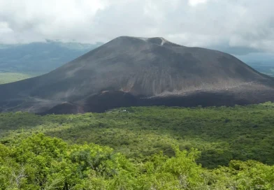 cerro negro, volcán activo, sandboarding, turismo de aventura, reserva natural, ecoturismo nicaragua, senderismo, paisajes volcánicos, cultura ambiental, conservación ambiental, marena, leon, nicaragua, volcanes nicaragua