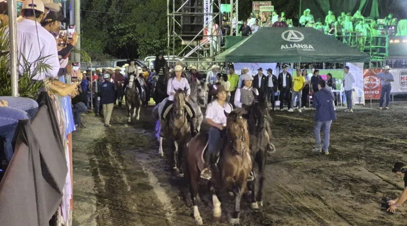 nicaragua, navidad, feria ganadera 2025, talento femenino, genetica,