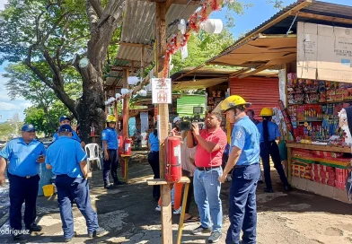 rotonda la virgen, managua, nicaragua, venta de polvora, bomberos unidos
