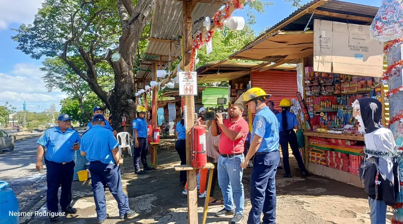 rotonda la virgen, managua, nicaragua, venta de polvora, bomberos unidos