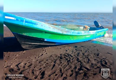 Fuerza Naval, retiene, embarcación, personas, Chinandega, Potosí,