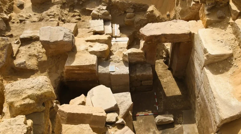 Ministry of Tourism and Antiquities, arqueología, descubren, Egipto, restos del templo del valle,