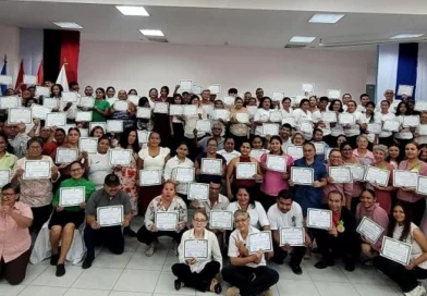 medicina natural, terapias complementarias, graduación de profesionales de la salud, fitoterapia clínica, especialización en acupuntura, manejo intercultural de la diabetes, instituto de medicina natural managua, modelo de salud familiar y comunitario, entendimiento ancestral, formación en salud integral, minsa, nicaragua