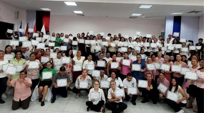 medicina natural, terapias complementarias, graduación de profesionales de la salud, fitoterapia clínica, especialización en acupuntura, manejo intercultural de la diabetes, instituto de medicina natural managua, modelo de salud familiar y comunitario, entendimiento ancestral, formación en salud integral, minsa, nicaragua