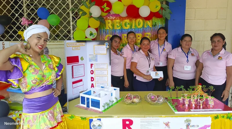 Feria Científica de Emprendimiento, MINED, emprendedores, trabajadores del estado, bachillerato comunitario, innovación, educación,