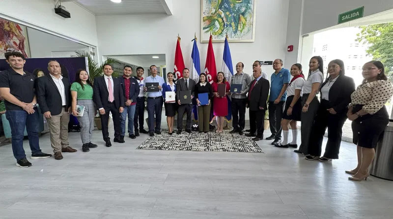 nicaragua, becas universitarias, managua, novena, feria nacional