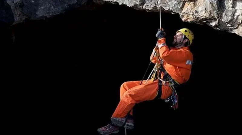 China, entrena, astronautas, preparación, cuevas,